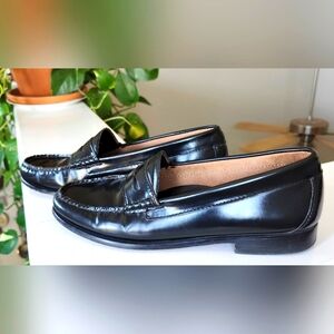 G.H Bass Weejuns Loafer Whitney's Patent Leather BlackWomen's size 8 M (regular)